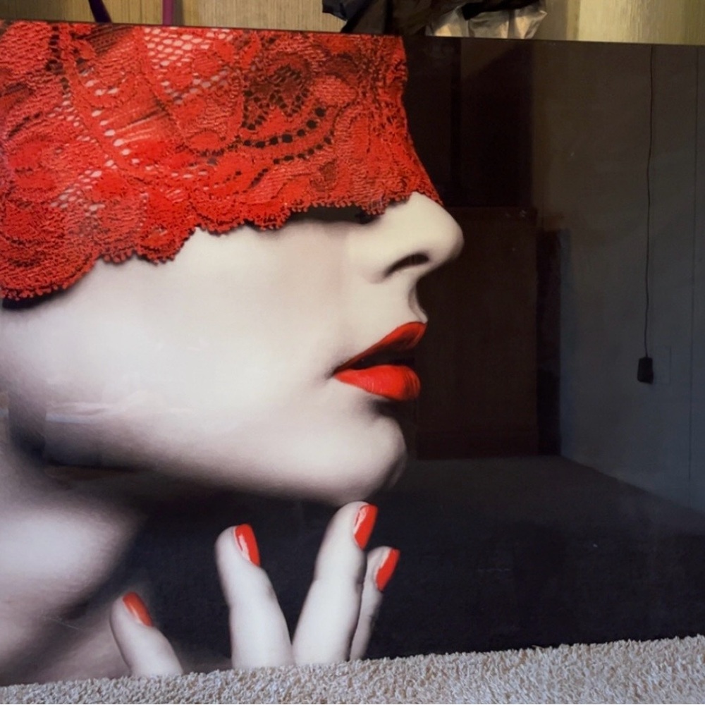 Elegant Red Lace Women's Scarf Tempered Glass
